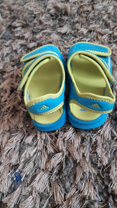 Adidas sandałki r 20
