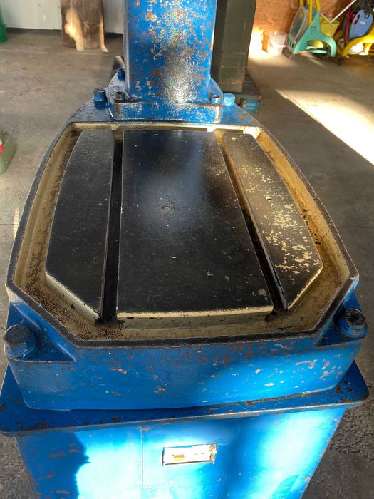 Engenho de furar EFI usado