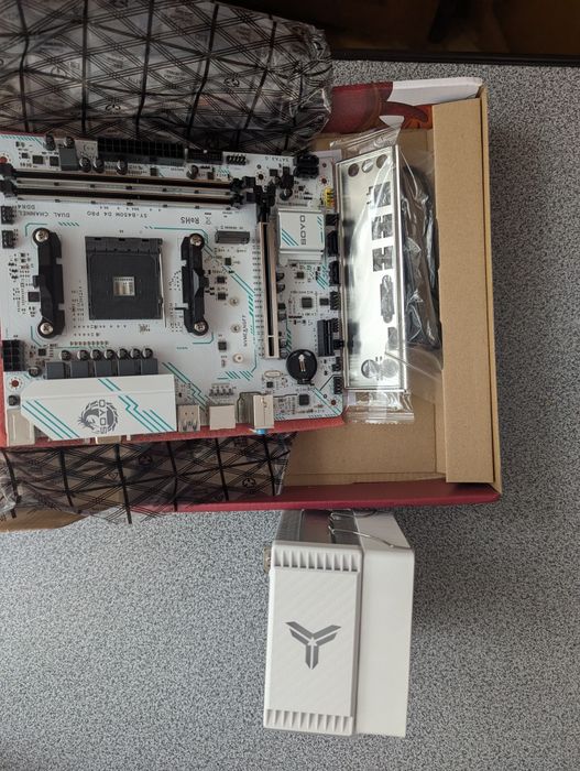 Материнська плата Soyo b450m + башня Jonsbo cr1400 argb white