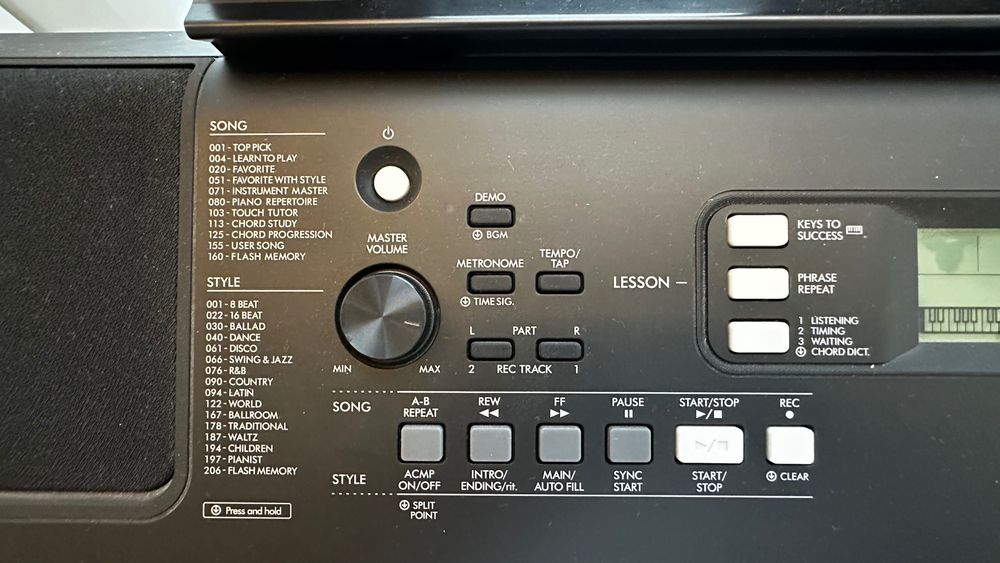 Teclado Yamaha PSR-E373 + Suporte + Banco Acolchoado Boston