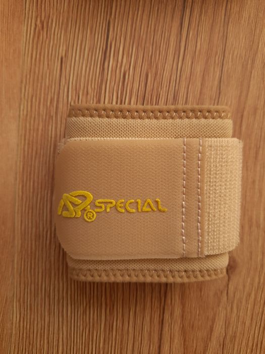 Neoprenowy stabilizator nadgarstka, opaska Special SP-2010 Elastyczny,