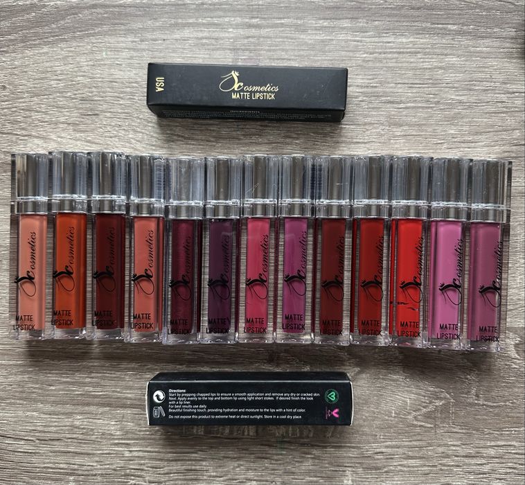 Стійка матова помада для губ