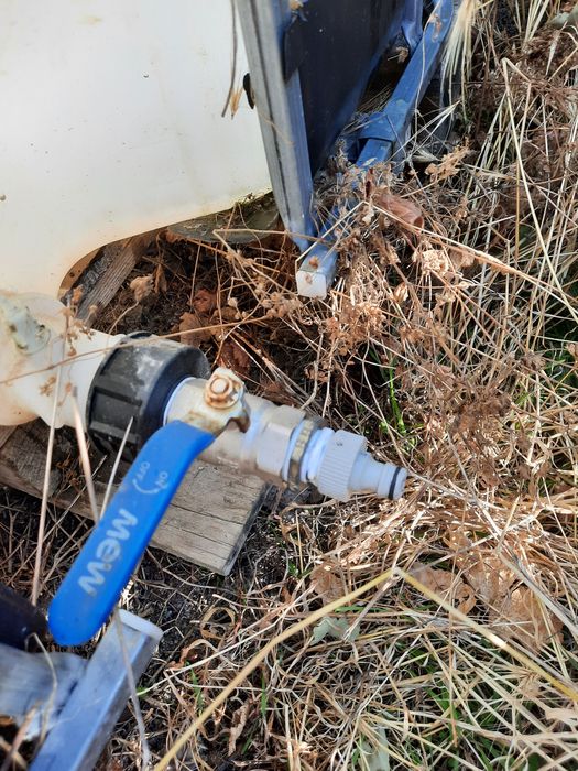 Depósito 1m3. Usado sempre com água