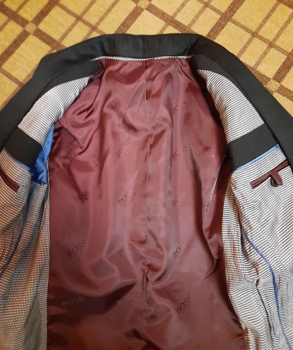 Дитячий піджак HUGOBOSS (розмір 8 126) в ідеальному стані