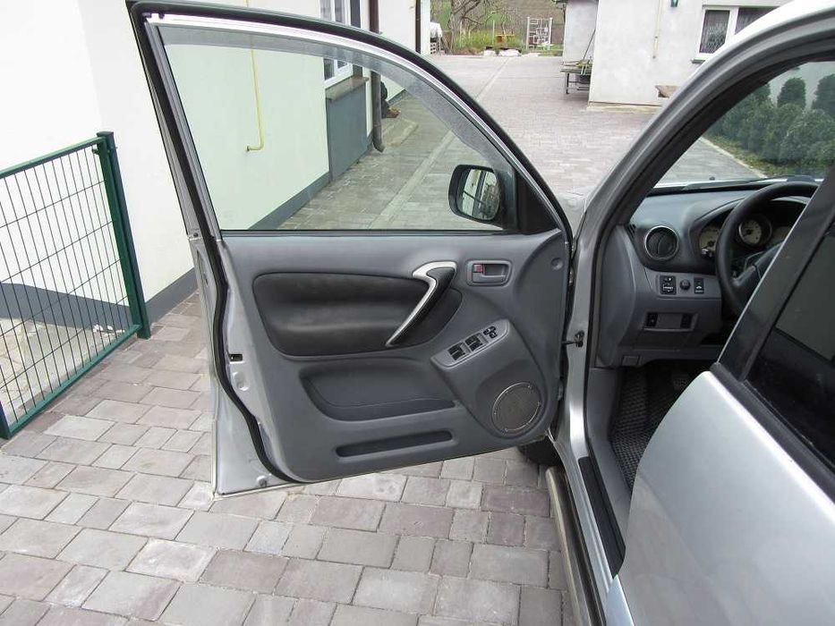 Toyota RAV4 2002 II покоління 2.0i MT (150 к.с.) 4WD