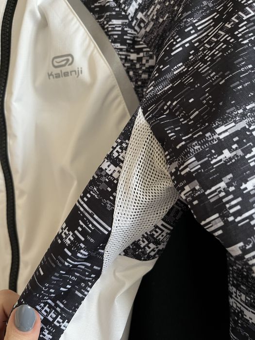 Kurtka sportowa wiatrówka do biegania Decathlon