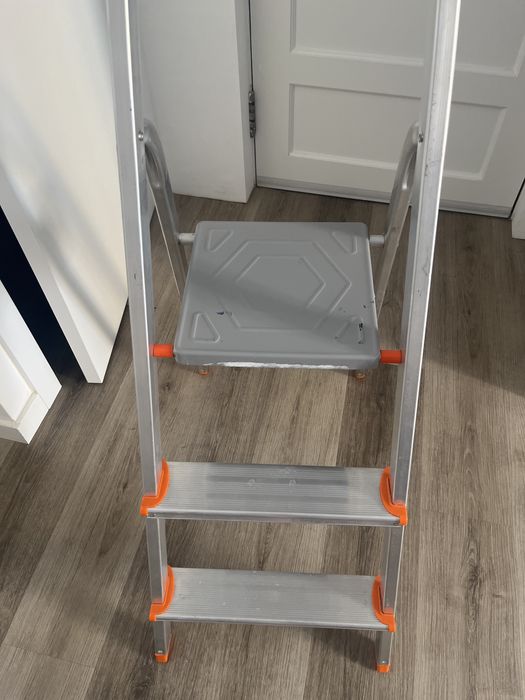 Escadote de Aluminio Stepstrek