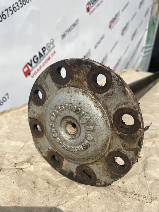 Полуось Mercedes 814, 6733570001