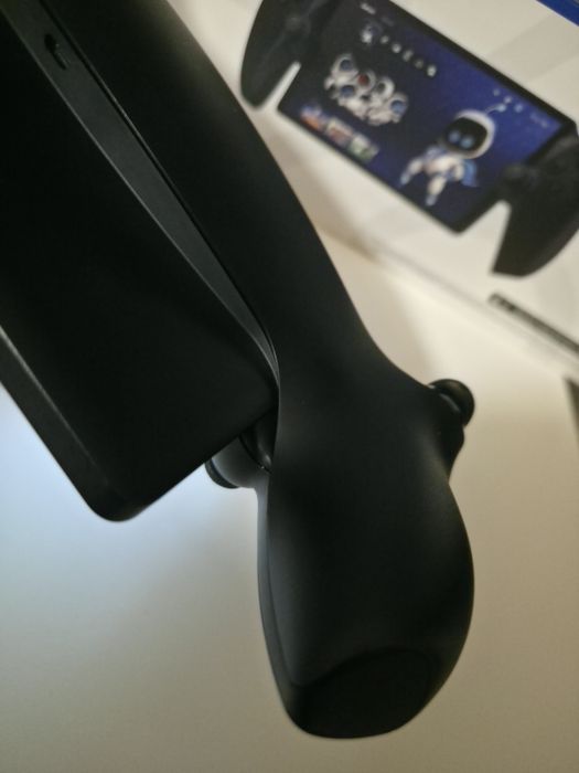 PlayStation Portal Remote Player (Preto) + Bolsa de Transporte Rígida + Caixa