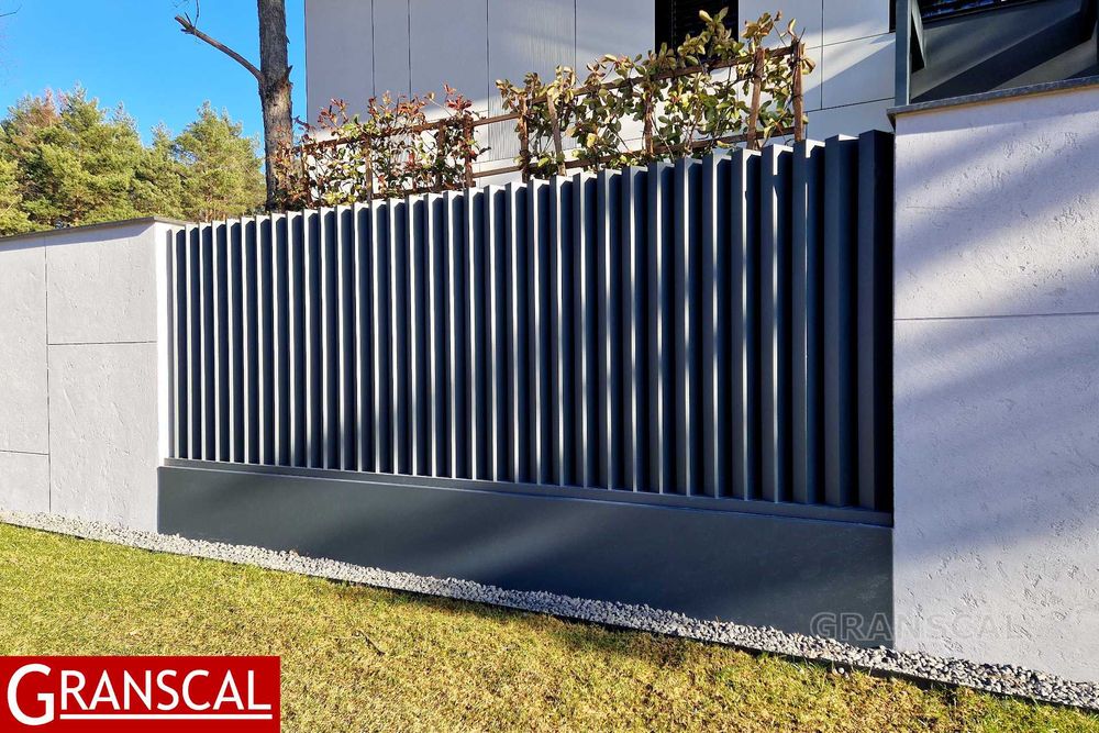 Palisada pionowa ogrodzenie pionowe aluminiowe płot grzebieniowy