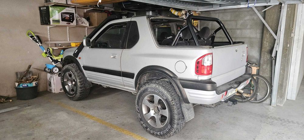 Opel Frontera.