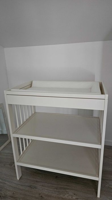 Trocador branco c/muda-fraldas