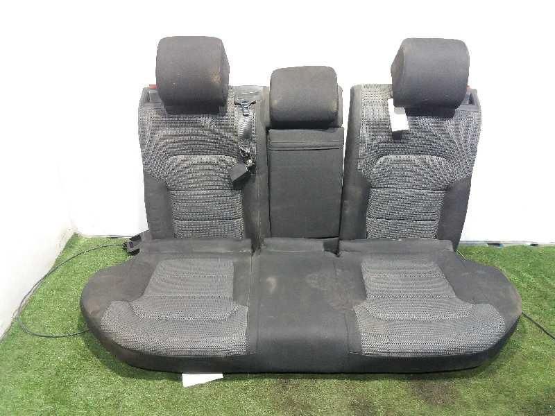 bancos traseiros volkswagen passat