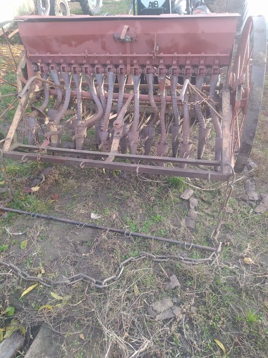 Зернова сіялка  на мінітрактор