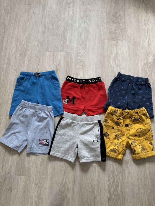Zestaw krotkich spodenek under armour