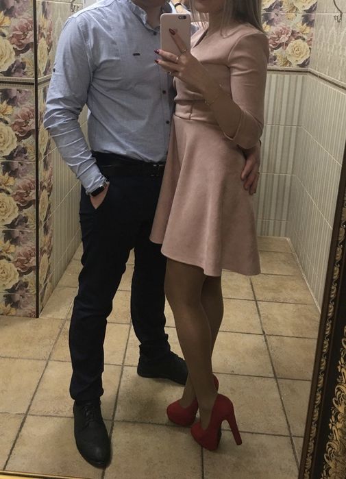 Продам сукню персикового кольору, рукав три чверті