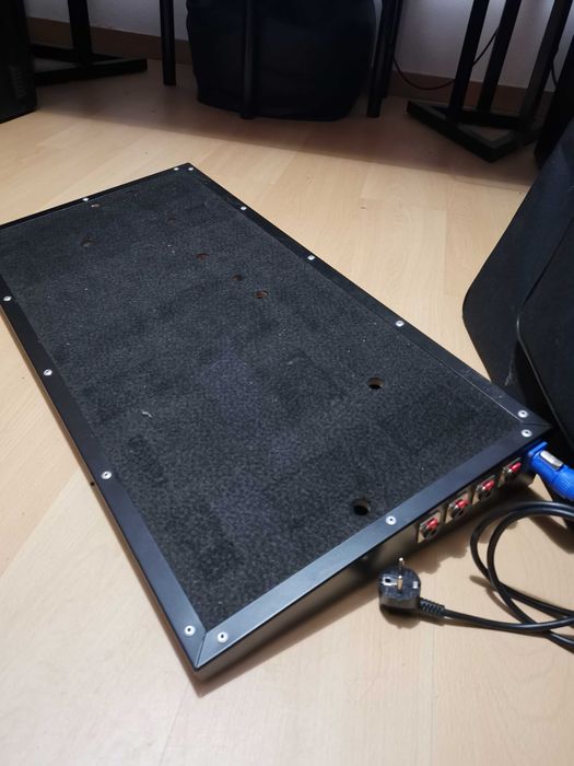 Pedalboard Slope da marca Mr Ron Fx