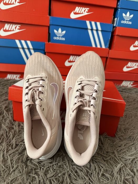 Жіночі кросівки Nike