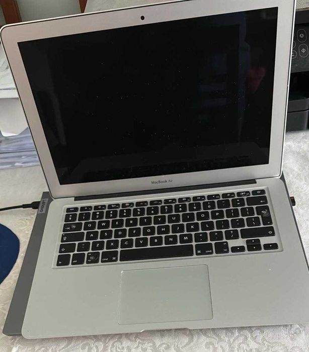 MacBook Air 13” A1466 | i5 | 8 GB RAM | 128 GB SSD | bardzo dobry stan