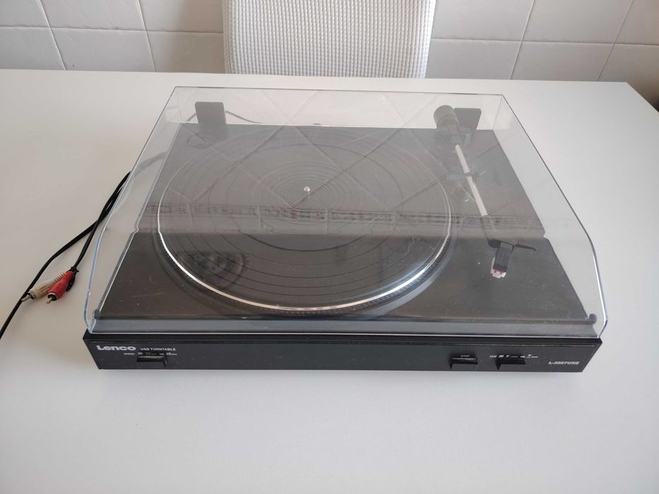Gira Discos Lenco com USB