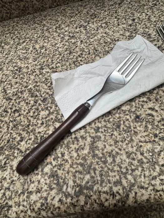 Faqueiro 298 peças com cabo de madeira