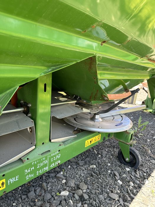 Продам розкидач міндобрив amazone Амазон лійка