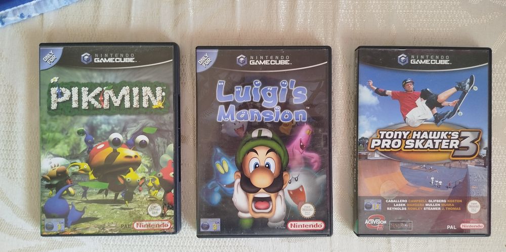 Coleção de Jogos Nintendo GameCube +  Wii — 2 consolas, 43 jogos, 6 comandos