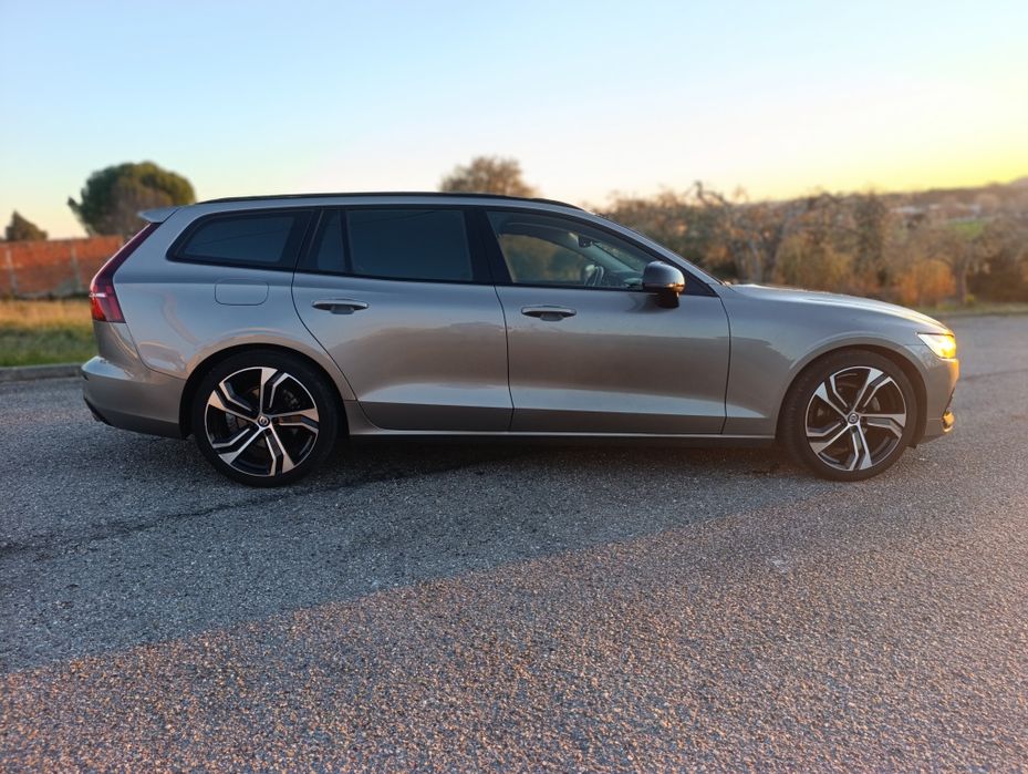 Volvo v60  R-design