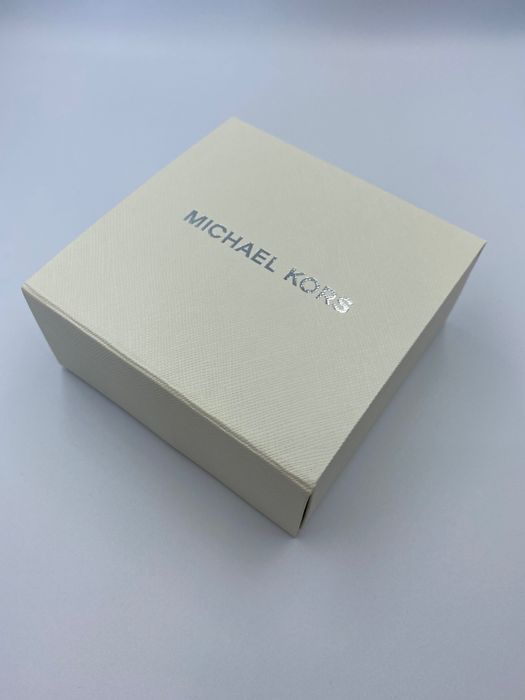 Michael Kors, Złote kolczyki