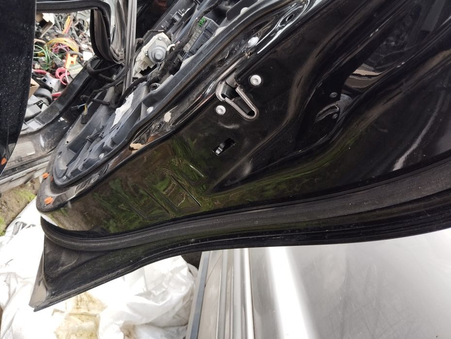 Мерседес Mercedes Двері дверка задні праві Ml gle w166