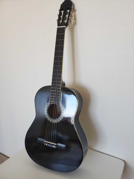 класична гітара для починаючих в музичну школу нейлон струни