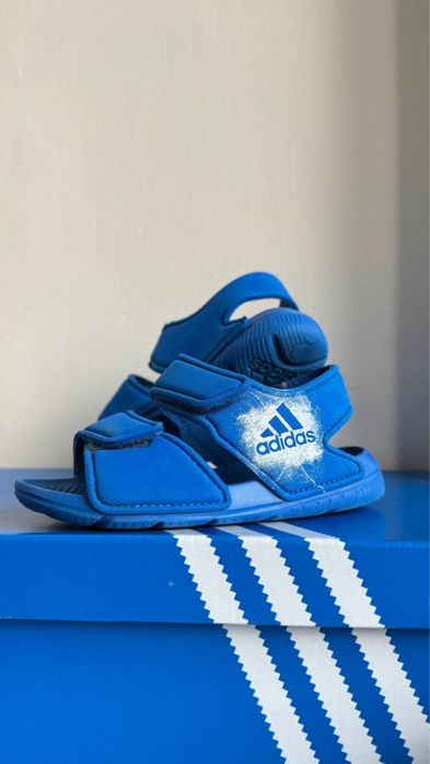 Сандалі від Adidas