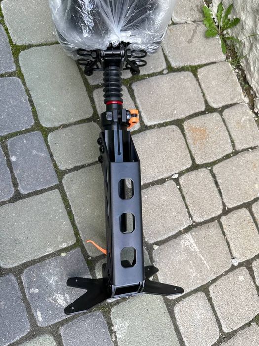 продам сідло на G2 MAX без болтів кріпленя