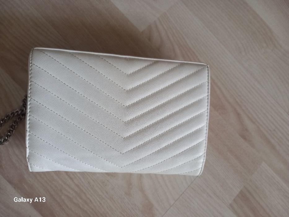 Saint laurent Paris biala torebka na łańcuszku
