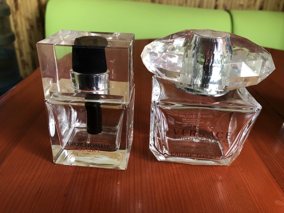 Флаконы от духов.