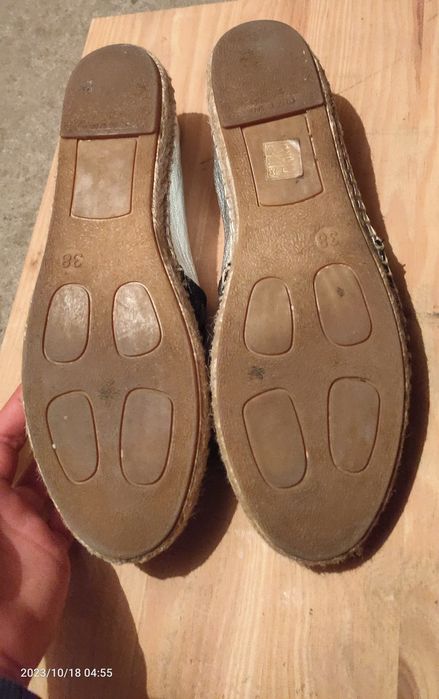 Venezia piękne skorzano-materialowe espadryle 38 oraz ksiazeczka Owady