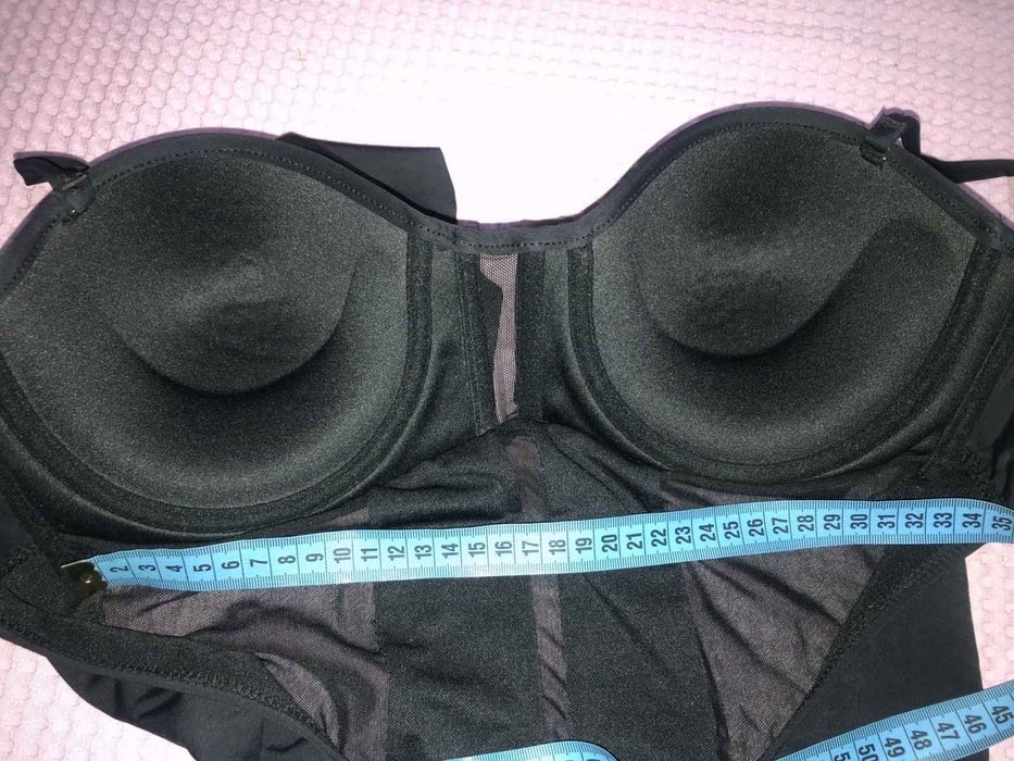 Сдельный черный  купальник р50-52