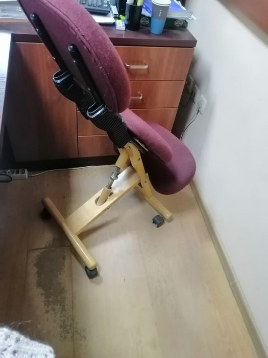 Колінний стілець