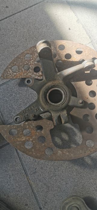 Zwrotnica przód grizzly 660 prawa