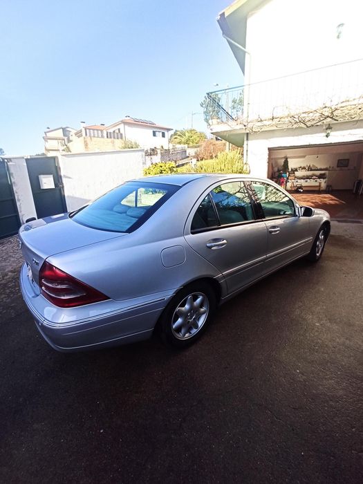 Vendo Mercedes C.220 CDI — photo 5