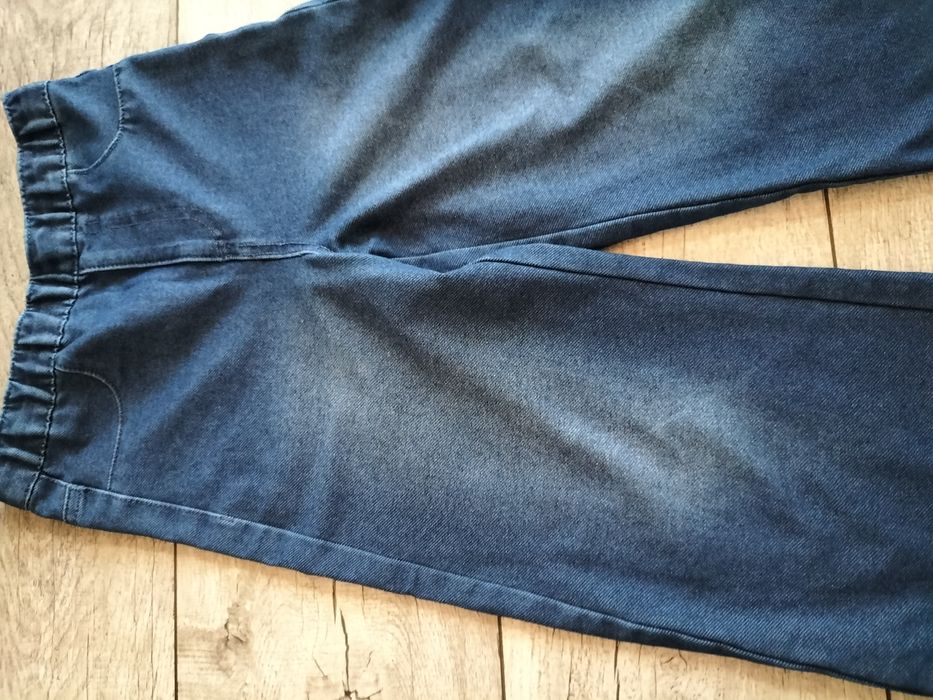 Spodnie jeansowe dla dziewczynki 128