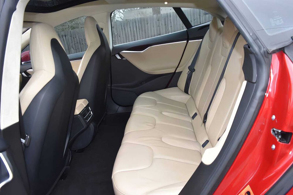 Tesla Model S      2014