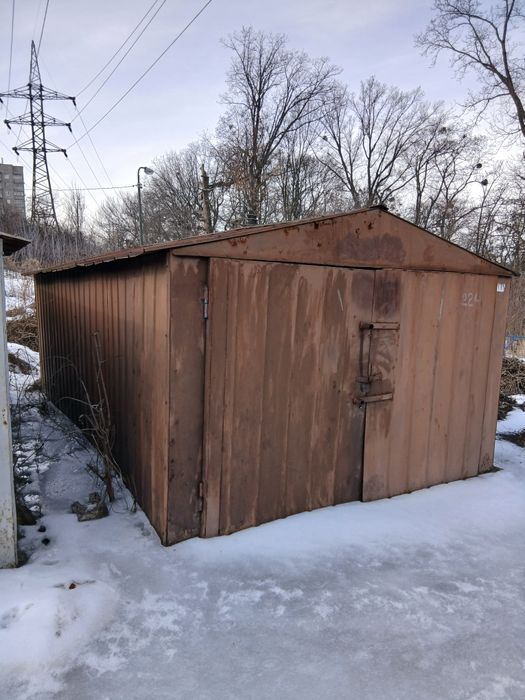 Продам железный заводской разборной гараж.