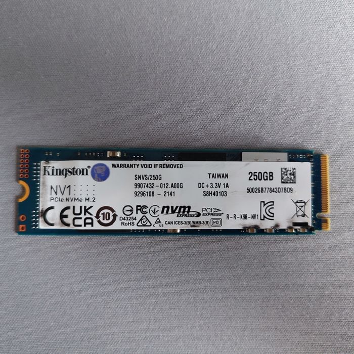 Продам SSD Kingston NV1 NVMe M.2 250GB