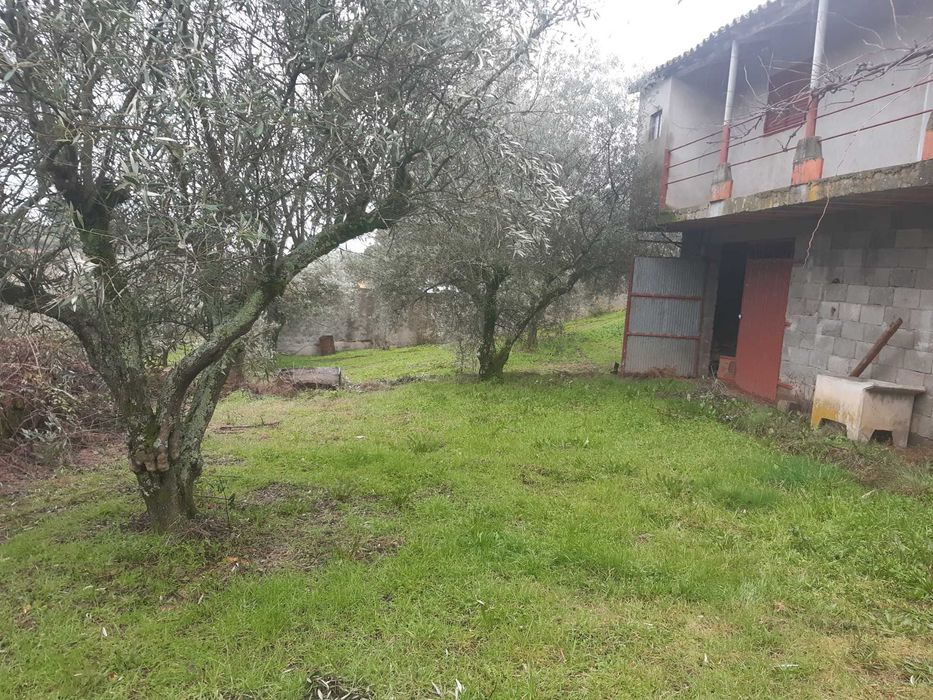 Casa aldeia para restauro