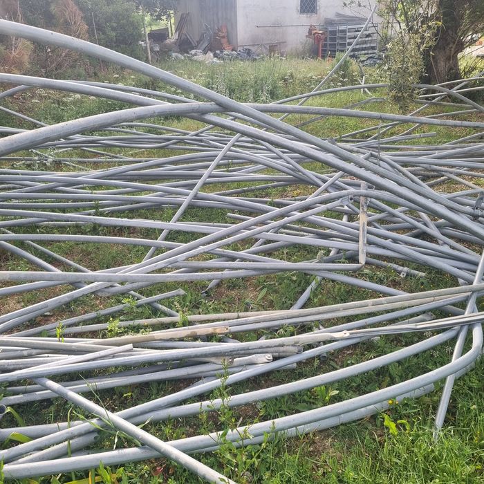 Tubos de estufa e caleira