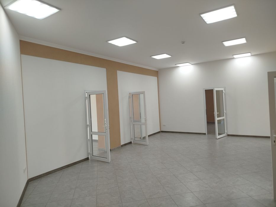 Оренда комерційних приміщень в м.Нововолинськ від 50 до300 м.кв.