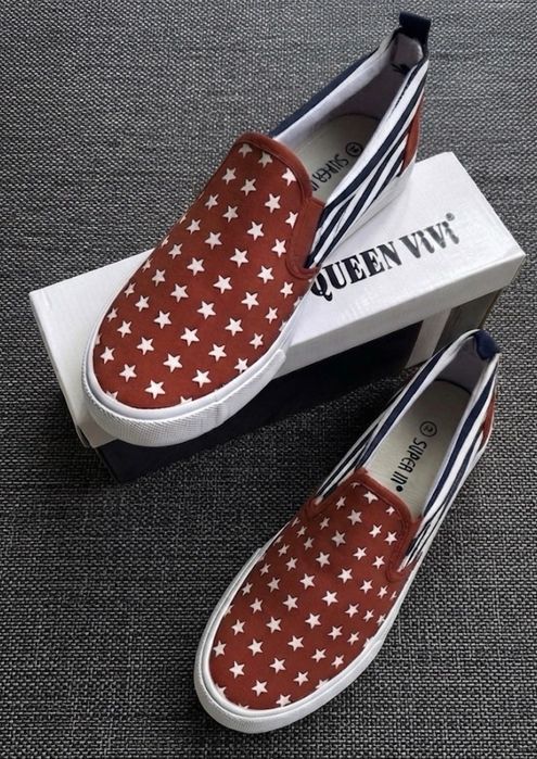 Nowe slip-ony w gwiazdki (r. 41)
