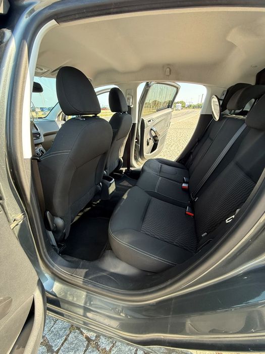 Peugeot 208 — fotografia 6