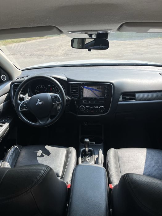 Mitsubishi Outlander 2014 2.2 дизель автомат